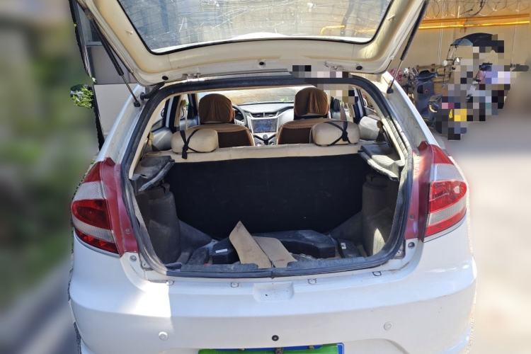 Used Chery Fengyun 2 2013 Hatchback 1.5L Manual Ruiyi Edition Trunk