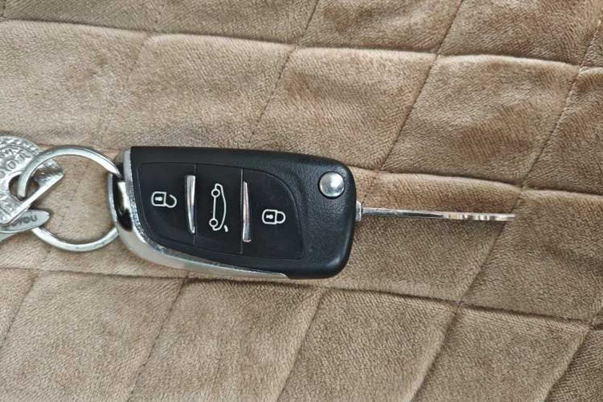 Used Chery Fengyun 2 2013 Hatchback 1.5L Manual Ruiyi Edition Vehicle Key