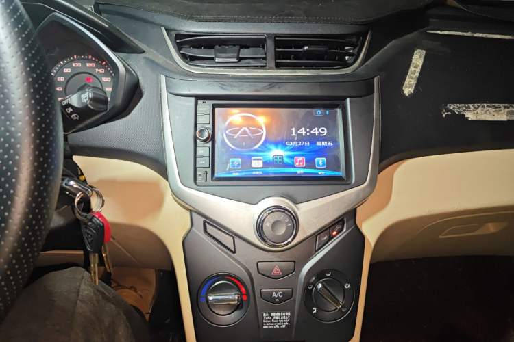 Used Chery Fengyun 2 2013 Hatchback 1.5L Manual Ruiyi Edition Audio And AC Panel