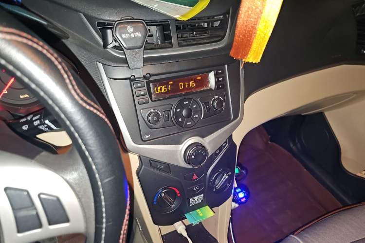 Used Chery Fengyun 2 2013 Hatchback 1.5L Manual Ruiyi Edition Audio And AC Panel