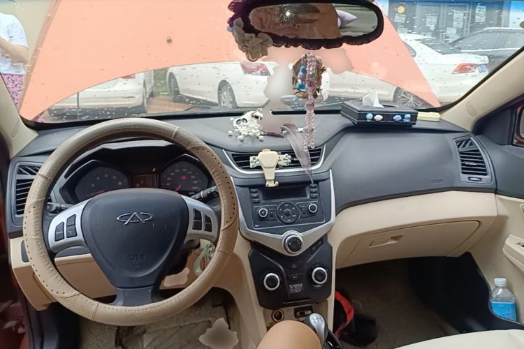 Used Chery Fengyun 2 2013 Hatchback 1.5L Manual Kuaiyi Edition Center Console