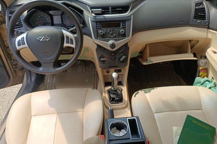 Used Chery Fengyun 2 2013 Hatchback 1.5L Manual Ruiyi Edition Center Console