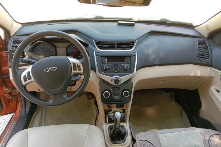 Used Chery Fengyun 2 2013 Hatchback 1.5L Manual Ruiyi Edition Center Console