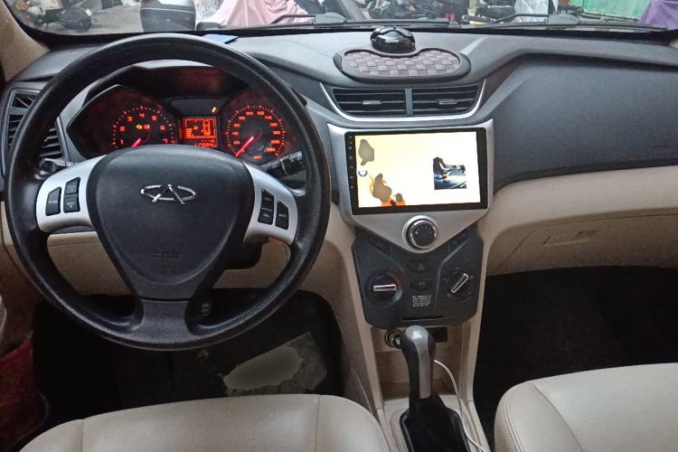 Used Chery Fengyun 2 2013 Hatchback 1.5L Manual Kuaiyi Edition Center Console