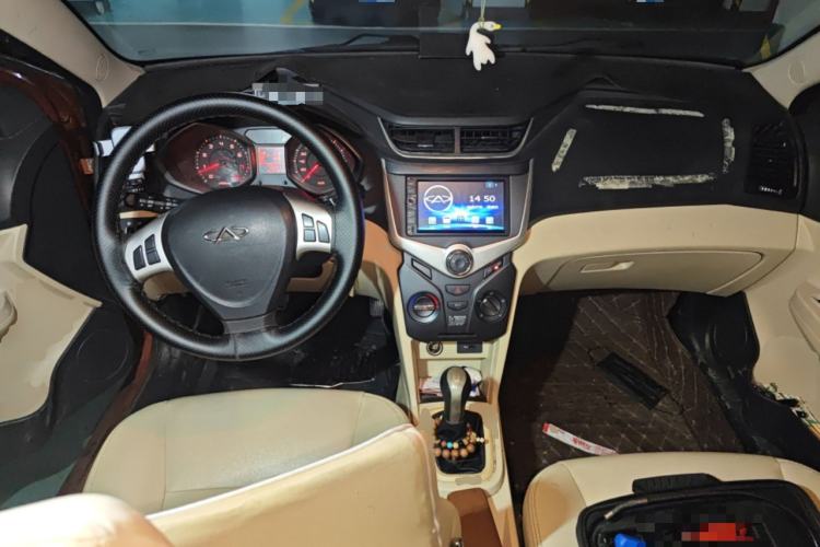 Used Chery Fengyun 2 2013 Hatchback 1.5L Manual Ruiyi Edition Center Console