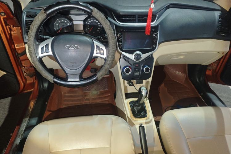 Used Chery Fengyun 2 2013 Hatchback 1.5L Manual Ruiyi Edition Center Console