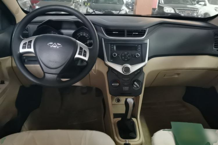 Used Chery Fengyun 2 2013 Hatchback 1.5L Manual Ruiyi Edition Center Console