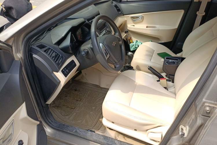 Used Chery Fengyun 2 2013 Hatchback 1.5L Manual Ruiyi Edition Driver Seat