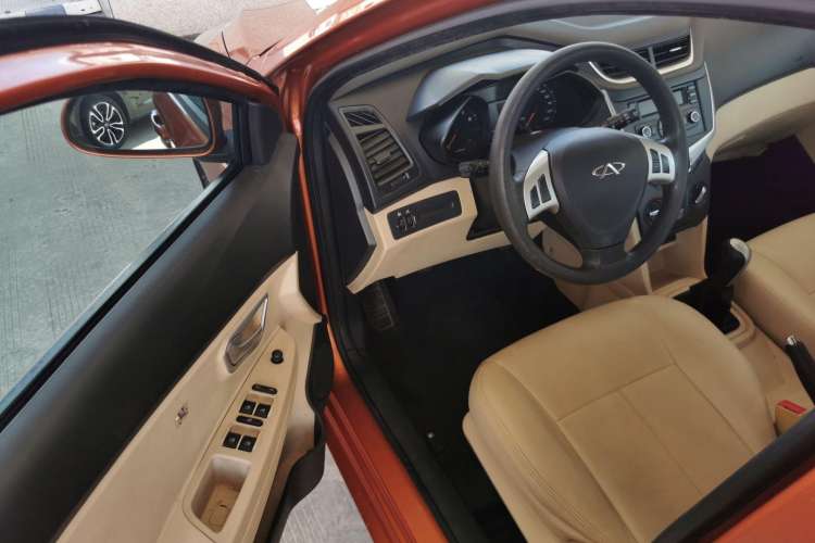 Used Chery Fengyun 2 2013 Hatchback 1.5L Manual Ruiyi Edition Driver Seat