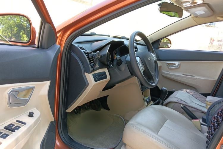 Used Chery Fengyun 2 2013 Hatchback 1.5L Manual Ruiyi Edition Driver Seat