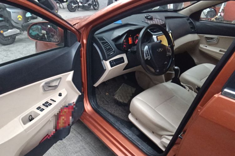 Used Chery Fengyun 2 2013 Hatchback 1.5L Manual Kuaiyi Edition Driver Seat