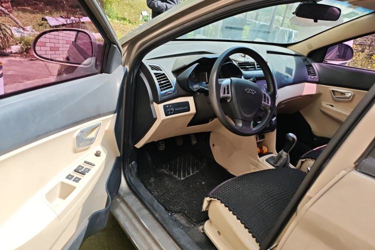 Used Chery Fengyun 2 2013 Hatchback 1.5L Manual Ruiyi Edition Driver Seat