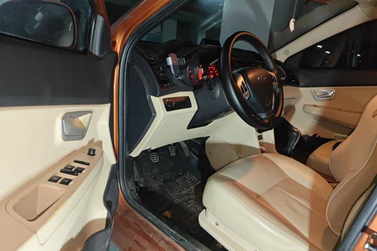 Used Chery Fengyun 2 2013 Hatchback 1.5L Manual Ruiyi Edition Driver Seat