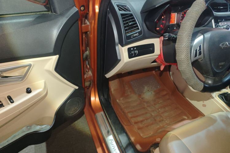 Used Chery Fengyun 2 2013 Hatchback 1.5L Manual Ruiyi Edition Driver Seat