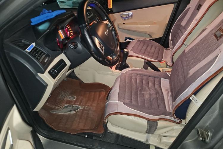 Used Chery Fengyun 2 2013 Hatchback 1.5L Manual Ruiyi Edition Driver Seat