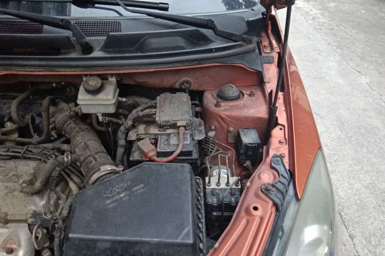 Used Chery Fengyun 2 2013 Hatchback 1.5L Manual Kuaiyi Edition Engine Bay Left