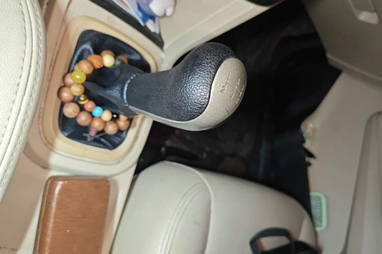 Used Chery Fengyun 2 2013 Hatchback 1.5L Manual Ruiyi Edition Gear Lever