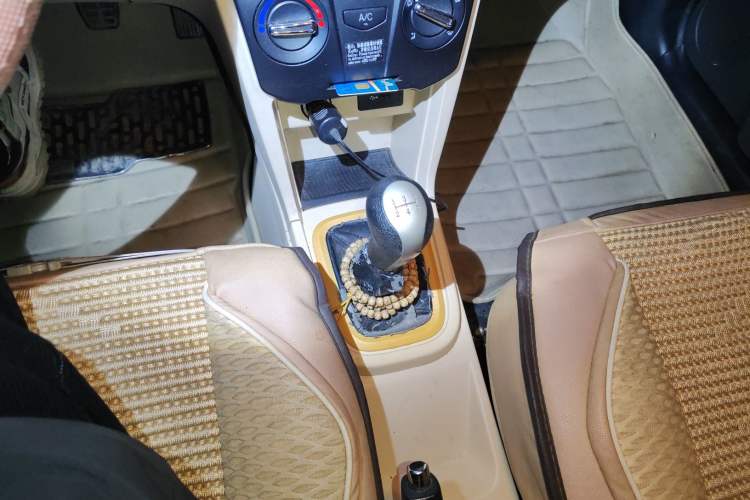 Used Chery Fengyun 2 2013 Hatchback 1.5L Manual Ruiyi Edition Gear Lever