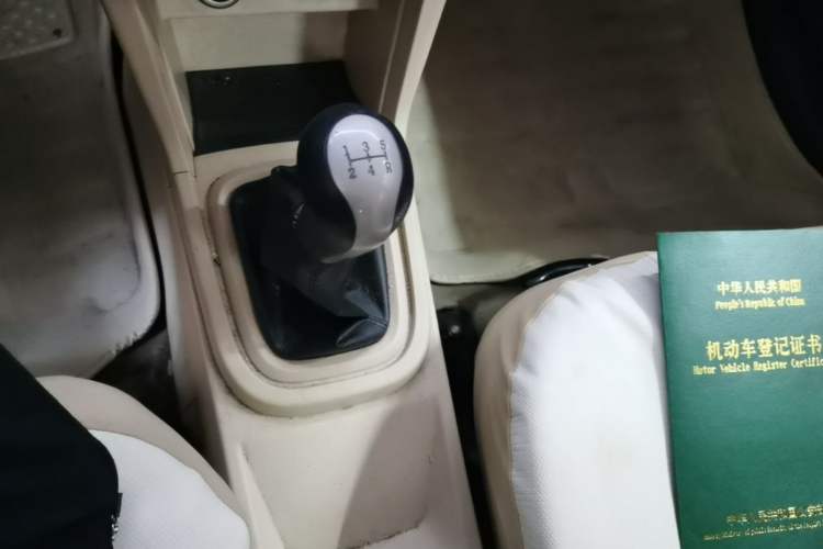 Used Chery Fengyun 2 2013 Hatchback 1.5L Manual Ruiyi Edition Gear Lever