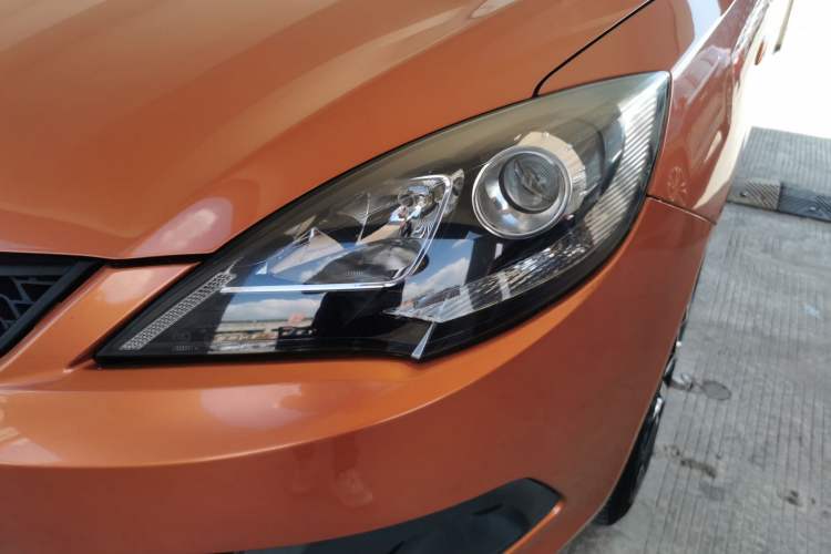 Used Chery Fengyun 2 2013 Hatchback 1.5L Manual Ruiyi Edition Left Front Headlight
