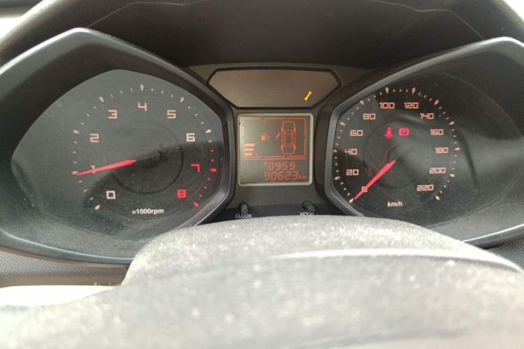 Used Chery Fengyun 2 2013 Hatchback 1.5L Manual Kuaiyi Edition Odometer Close Up