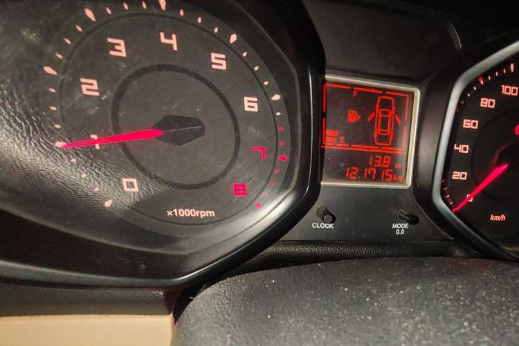 Used Chery Fengyun 2 2013 Hatchback 1.5L Manual Ruiyi Edition Odometer Close Up