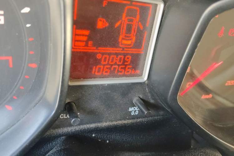 Used Chery Fengyun 2 2013 Hatchback 1.5L Manual Ruiyi Edition Odometer Close Up