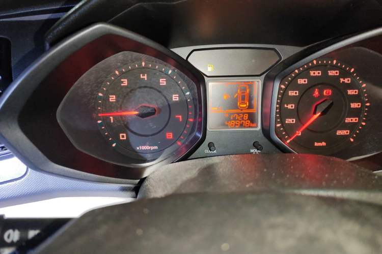 Used Chery Fengyun 2 2013 Hatchback 1.5L Manual Ruiyi Edition Odometer Close Up
