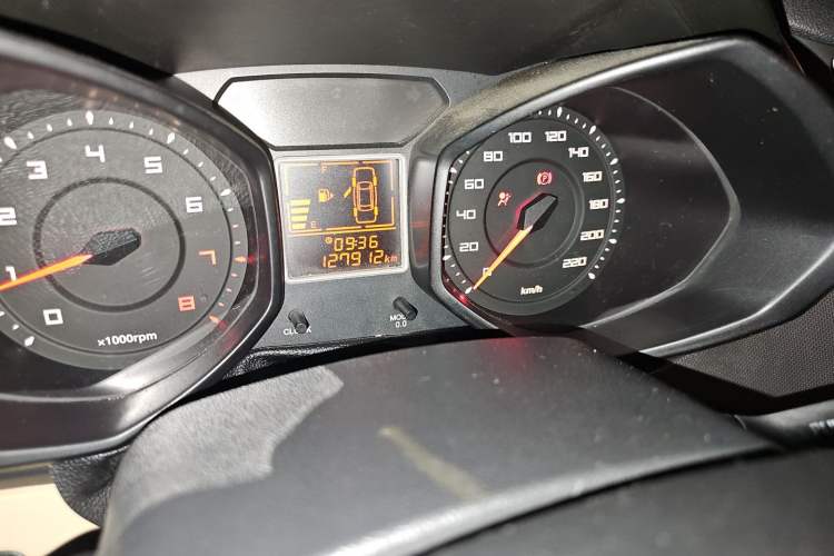 Used Chery Fengyun 2 2013 Hatchback 1.5L Manual Ruiyi Edition Odometer Close Up