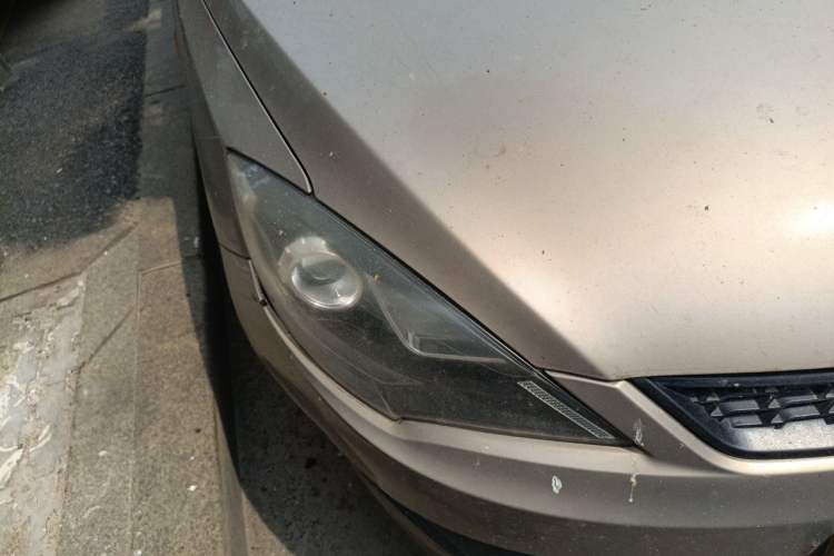 Used Chery Fengyun 2 2013 Hatchback 1.5L Manual Ruiyi Edition Right Front Headlight