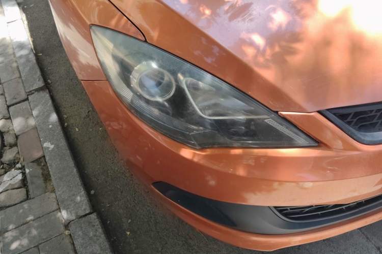 Used Chery Fengyun 2 2013 Hatchback 1.5L Manual Ruiyi Edition Right Front Headlight