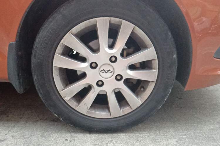 Used Chery Fengyun 2 2013 Hatchback 1.5L Manual Kuaiyi Edition Right Front Wheel Hub