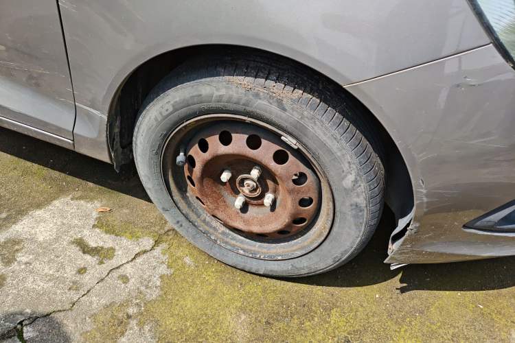 Used Chery Fengyun 2 2013 Hatchback 1.5L Manual Ruiyi Edition Right Front Wheel Hub