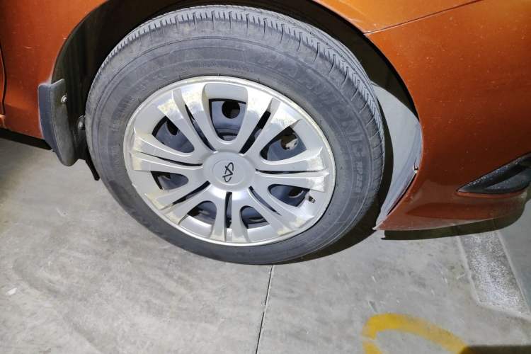 Used Chery Fengyun 2 2013 Hatchback 1.5L Manual Ruiyi Edition Right Front Wheel Hub
