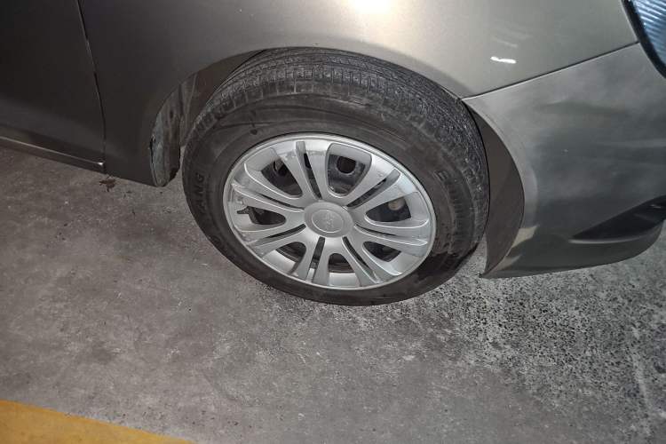 Used Chery Fengyun 2 2013 Hatchback 1.5L Manual Ruiyi Edition Right Front Wheel Hub