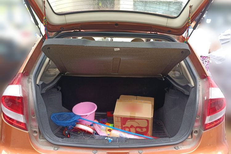 Used Chery Fengyun 2 2013 Hatchback 1.5L Manual Kuaiyi Edition Trunk
