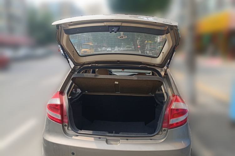 Used Chery Fengyun 2 2013 Hatchback 1.5L Manual Ruiyi Edition Trunk