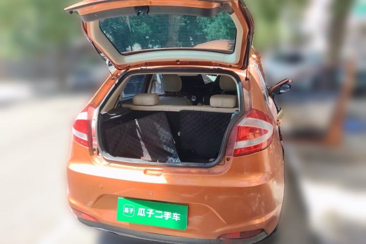 Used Chery Fengyun 2 2013 Hatchback 1.5L Manual Ruiyi Edition Trunk