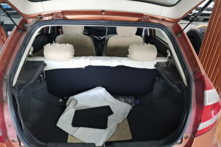 Used Chery Fengyun 2 2013 Hatchback 1.5L Manual Ruiyi Edition Trunk