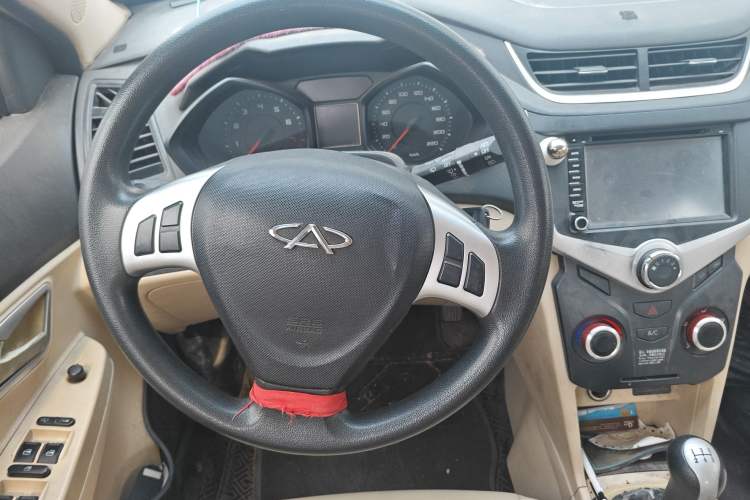 Used Chery Fengyun 2 2014 Hatchback 1.5L Manual New Youth Edition Steering Wheel