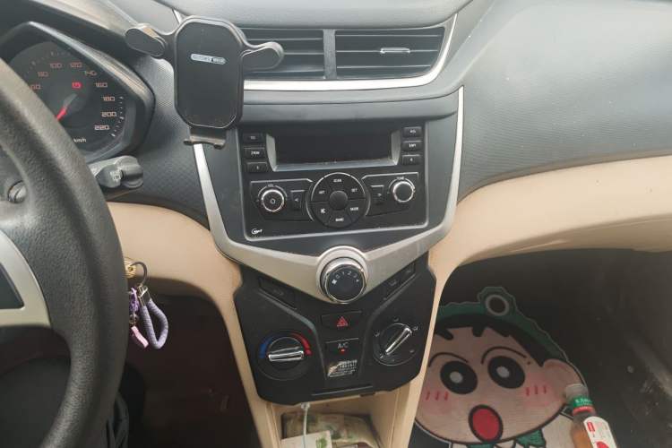 Used Chery Fengyun 2 2014 Hatchback 1.5L Manual New Youth Edition Audio And AC Panel