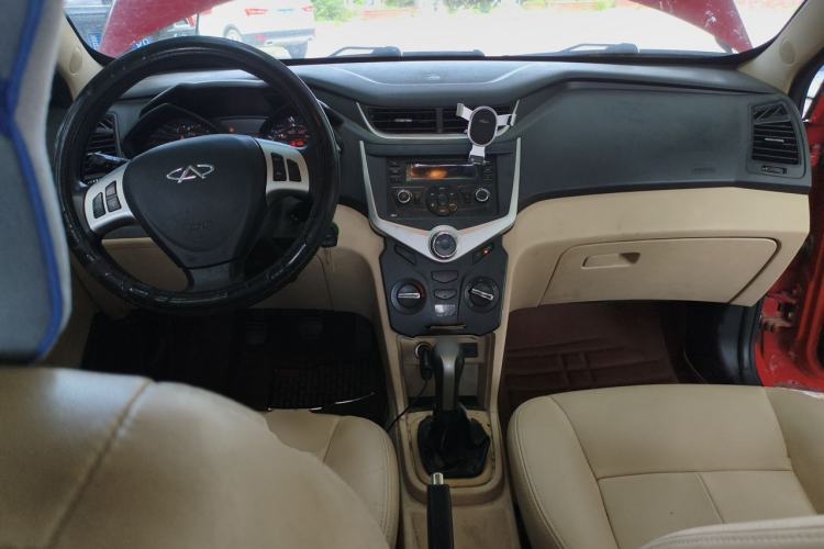 Used Chery Fengyun 2 2014 Hatchback 1.5L Manual New Youth Edition Center Console