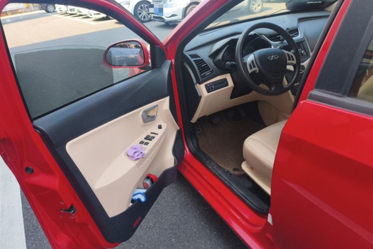 Used Chery Fengyun 2 2014 Hatchback 1.5L Manual New Youth Edition Driver Seat
