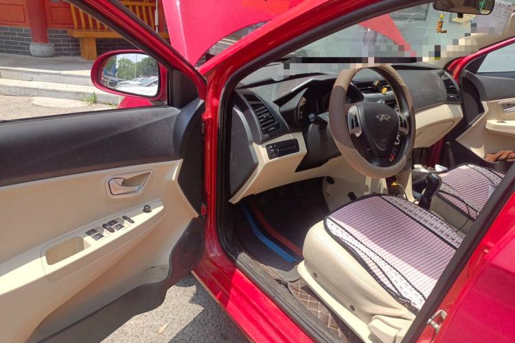 Used Chery Fengyun 2 2014 Hatchback 1.5L Manual New Youth Edition Driver Seat