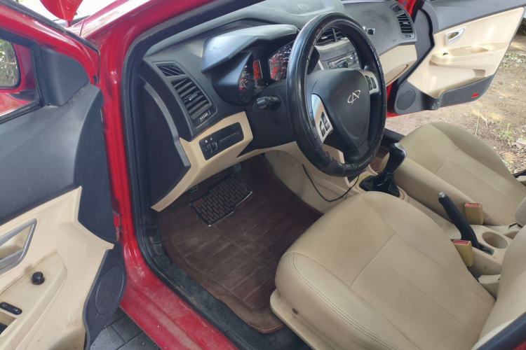 Used Chery Fengyun 2 2014 Hatchback 1.5L Manual New Youth Edition Driver Seat