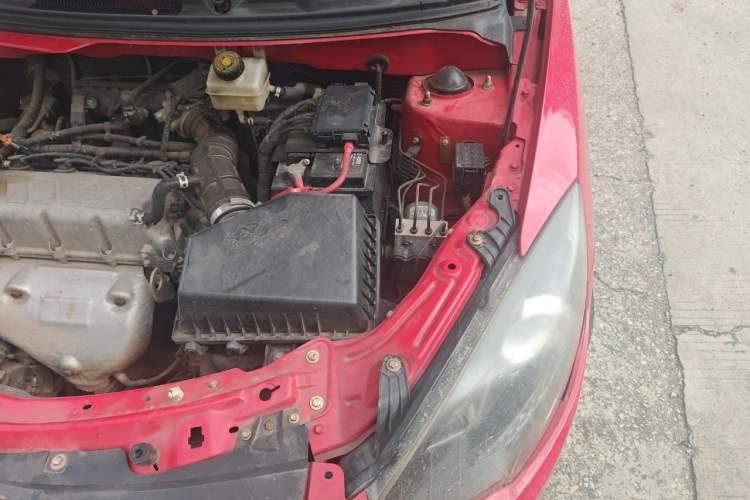 Used Chery Fengyun 2 2014 Hatchback 1.5L Manual New Youth Edition Engine Bay Left