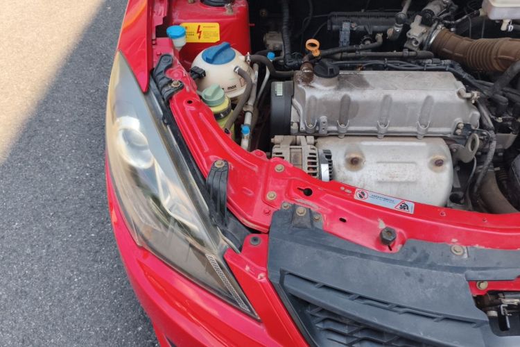 Used Chery Fengyun 2 2014 Hatchback 1.5L Manual New Youth Edition Engine Bay Right