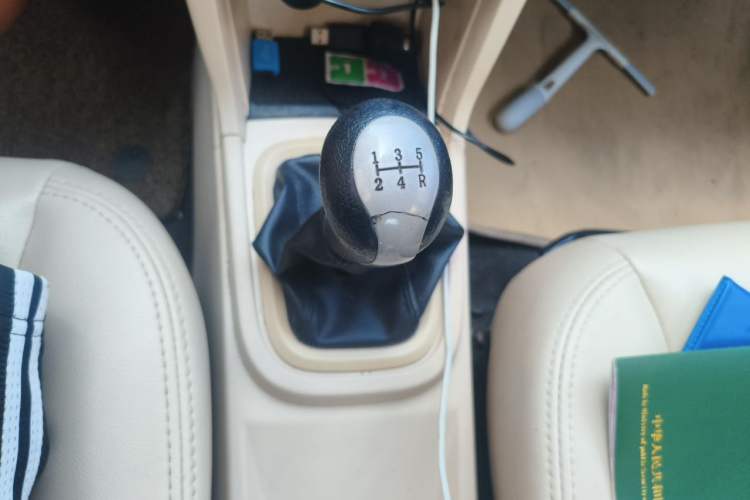Used Chery Fengyun 2 2014 Hatchback 1.5L Manual New Youth Edition Gear Lever