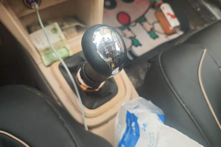 Used Chery Fengyun 2 2014 Hatchback 1.5L Manual New Youth Edition Gear Lever