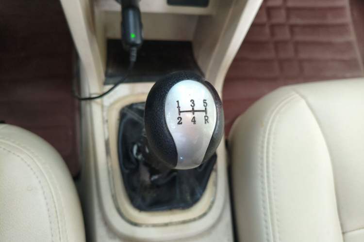 Used Chery Fengyun 2 2014 Hatchback 1.5L Manual New Youth Edition Gear Lever